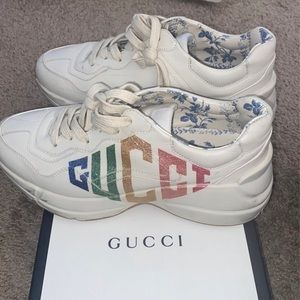 Gucci sneakers 39